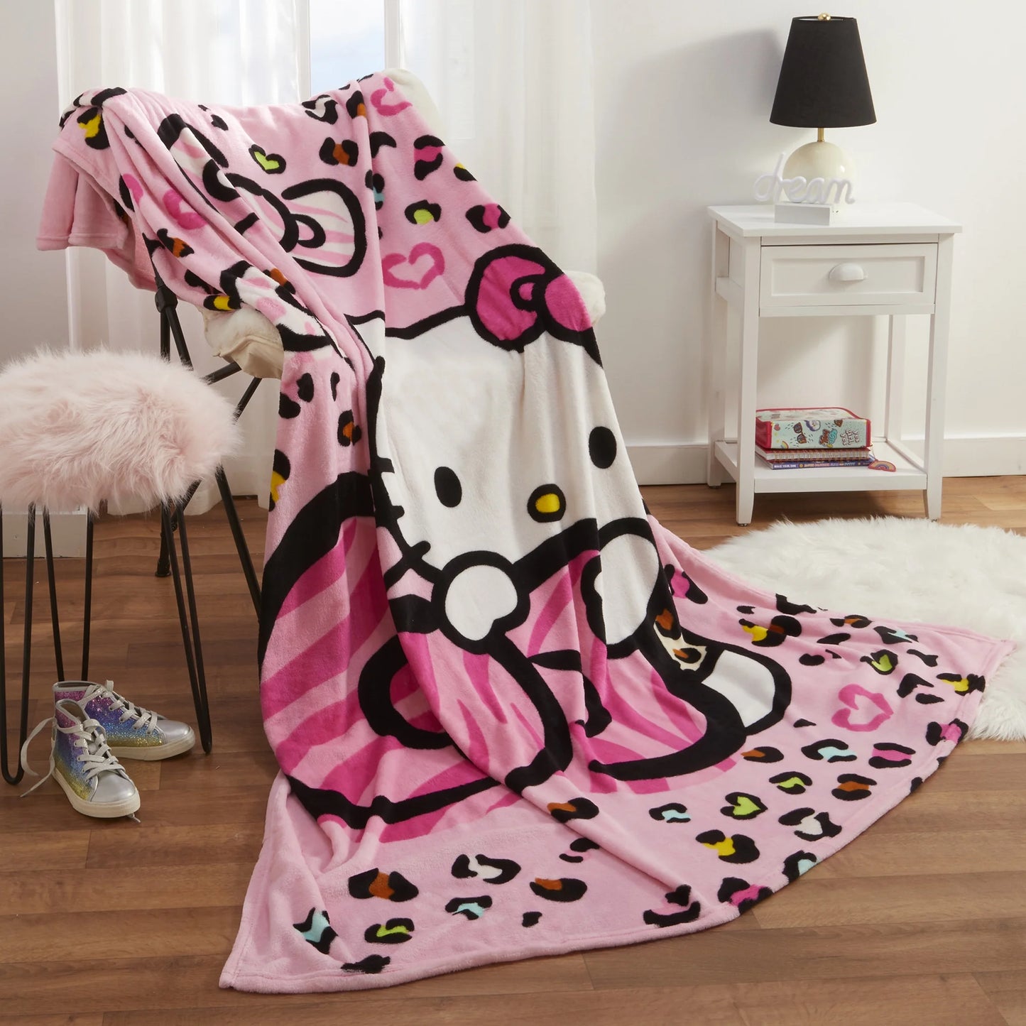 Kids Plush Blanket, Twin/Full Size 62"X90", Pink, Sanrio