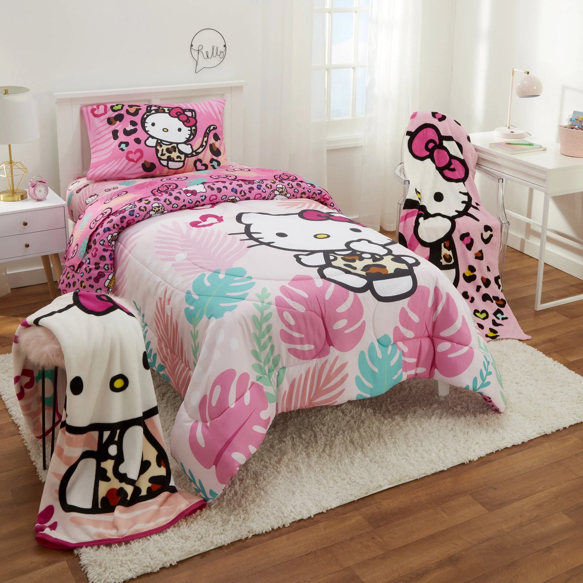 Kids Plush Blanket, Twin/Full Size 62"X90", Pink, Sanrio