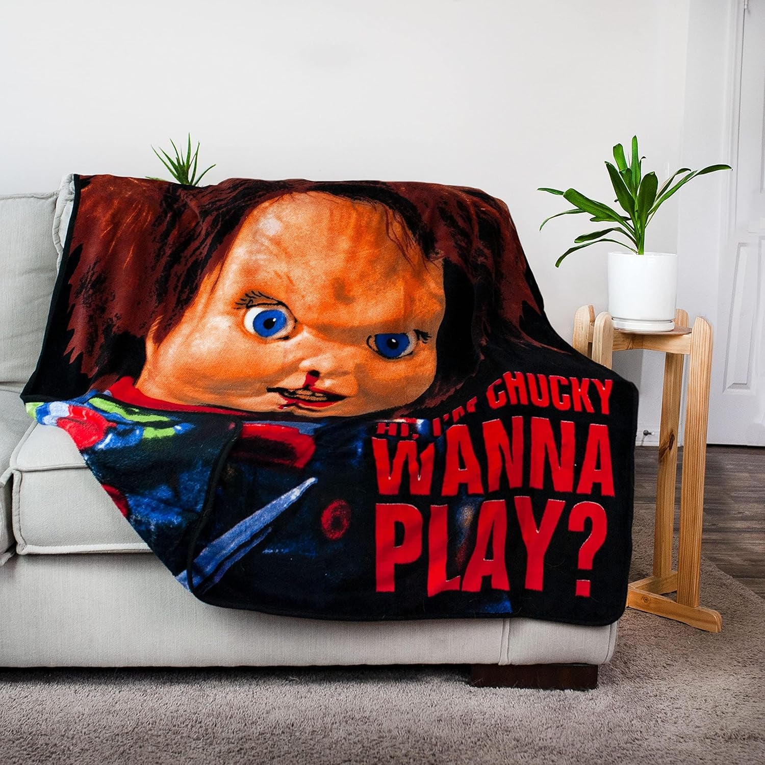 Cozy Up with Chucky: Soft & Spooky 50" x 60" Fleece Throw Blanket - Perfect for Horror Fans!